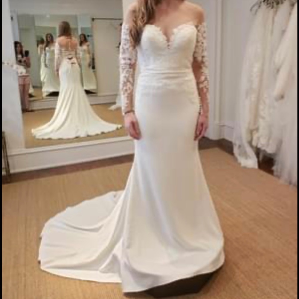 Kelly Faetanini wedding dress